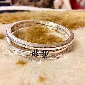 Silver Dress Barn Bracelet set of 3 💋